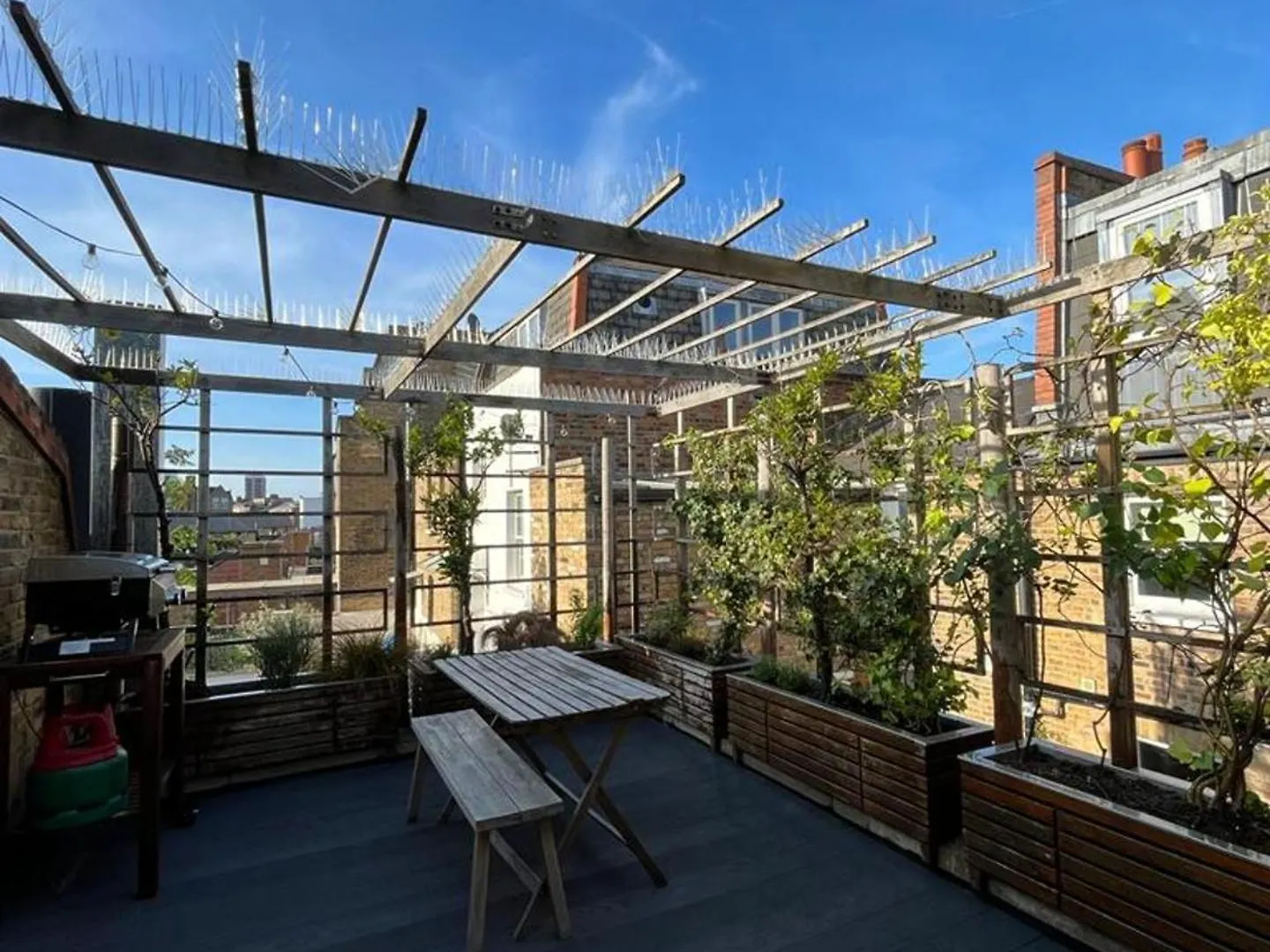 1 Bedroom-1 Bathroom-Walkinshower-Terrace London 0*,  United Kingdom